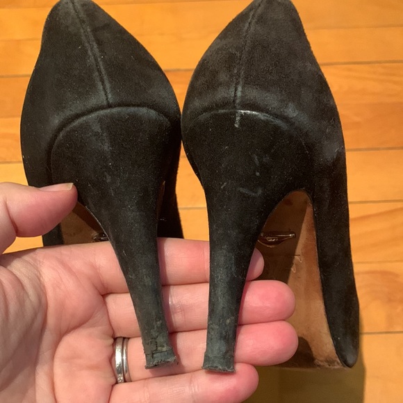Diane von Furstenberg black suede pointed toe heels - Picture 7 of 10